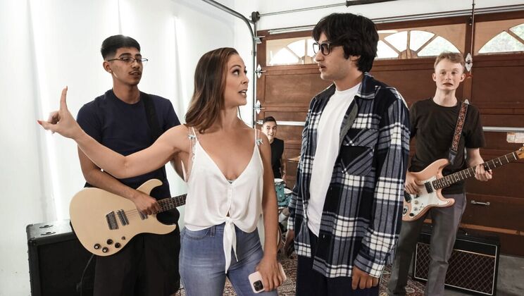 Brazzers - Cherie Deville - Juan Loco - Jimmy Michaels - Diego Perez - I Wanna Fuck Your Mom / 30.08.2022