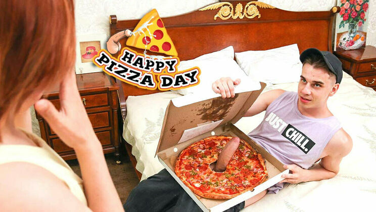 Club Sweethearts - Cristafeer Robien - Violet Clarke - Pepperoni pizza day / 20.09.2023