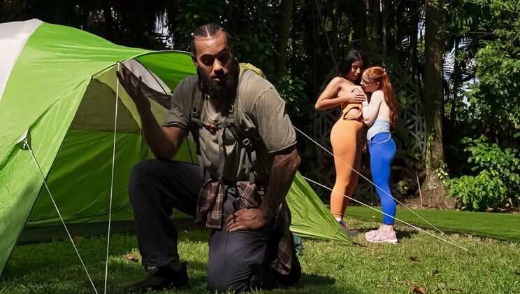 Crazy College GFs - Amy Quinn - James Angel - Roxie Sinner - Sexy Camping and Cheating / 11.01.2024