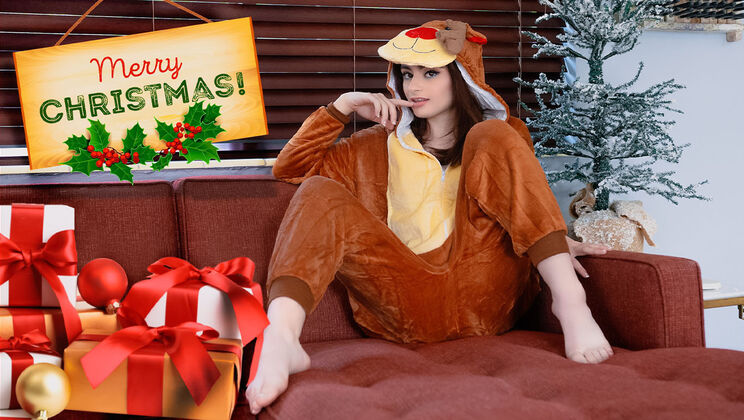 Exxxtra Small - Reese Robbins - James Angel - The Tiniest Reindeer / 30.12.2021