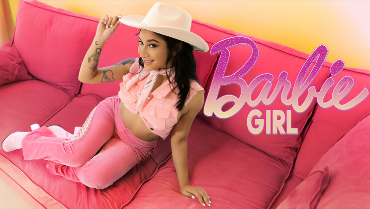 Exxxtra Small - Will Pounder - Avery Black - A Barbie Girl / 13.10.2023