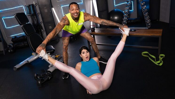 FakeHub Originals - Stretching Makes Me Wet / 23.08.2025