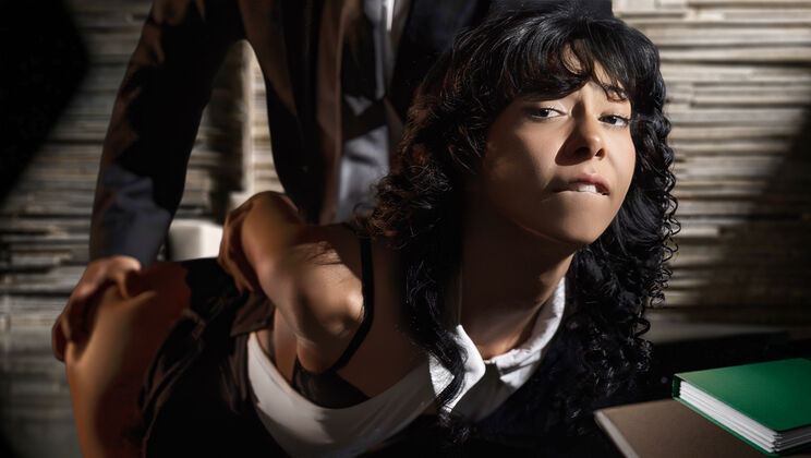 Oyeloca - Axl Rey - Cindy Luna - This Latina’s Lust for Power Knows No Limit (Cindy Luna Debut) / 14.04.2026