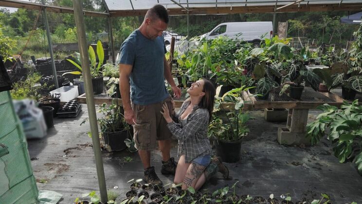 RK Prime - Katie Kingerie - Peter Fitzwell - Getting Banged in the Greenhouse / 19.04.2022