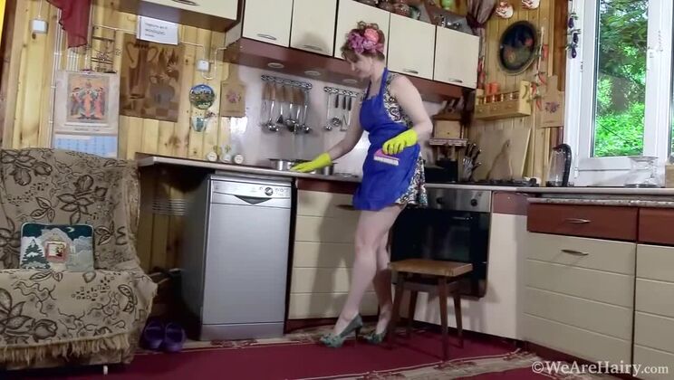 We Are Hairy - Bazhena - Bazhena Masturbates In Her Kitchen / 25.05.2021